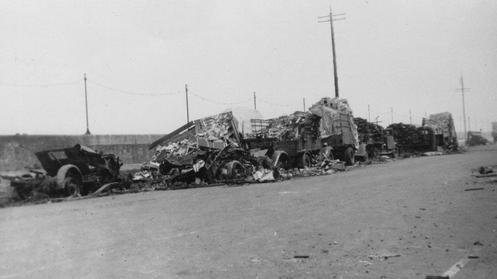 Tomato trucks hit by the bombs