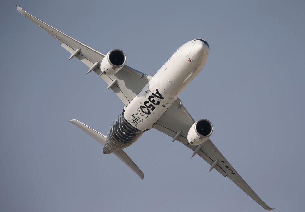 An Airbus A350 XWB performs during the opening of the Dubai Airshow, 8 Nov, 2015.