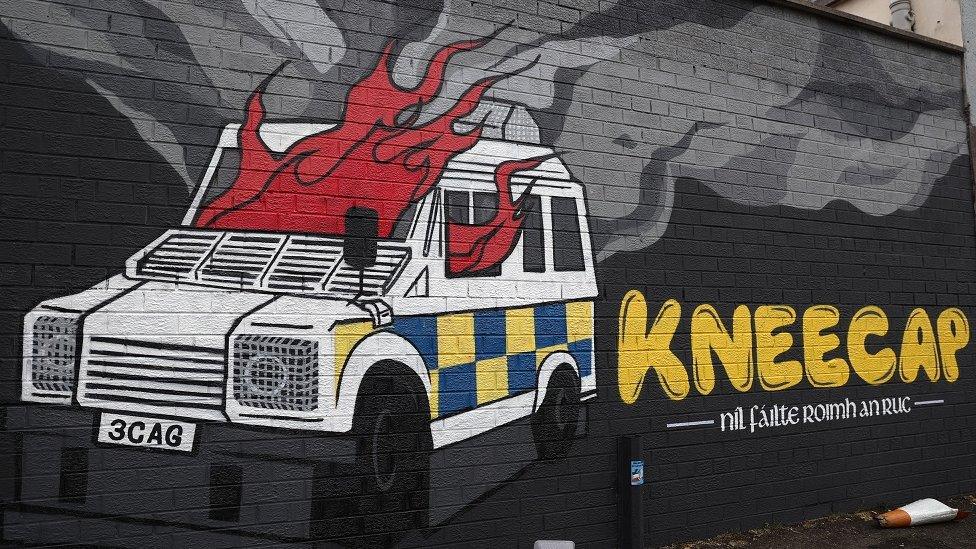 Kneecap mural