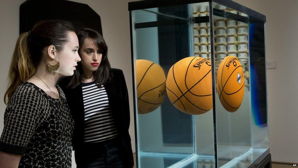 Jeff Koon's One Ball Total Equilibrium Tank