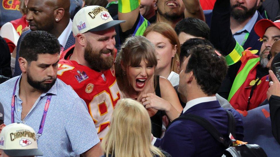 Taylor swift and Travis Kelce