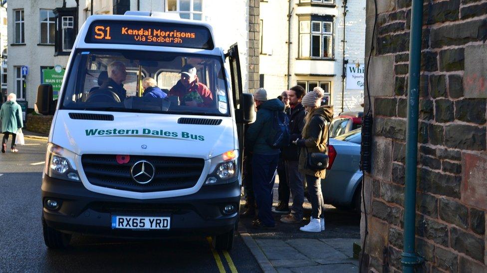 A Western Dales Bus picking up passengers