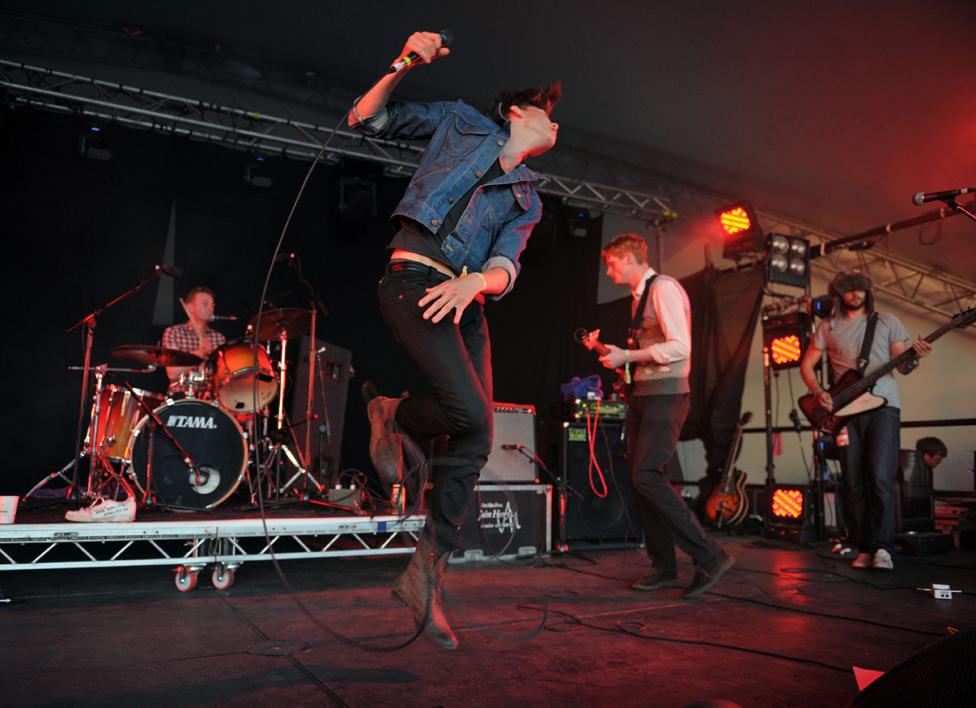 Frankie and the Heartstrings play Latitude festival 2010