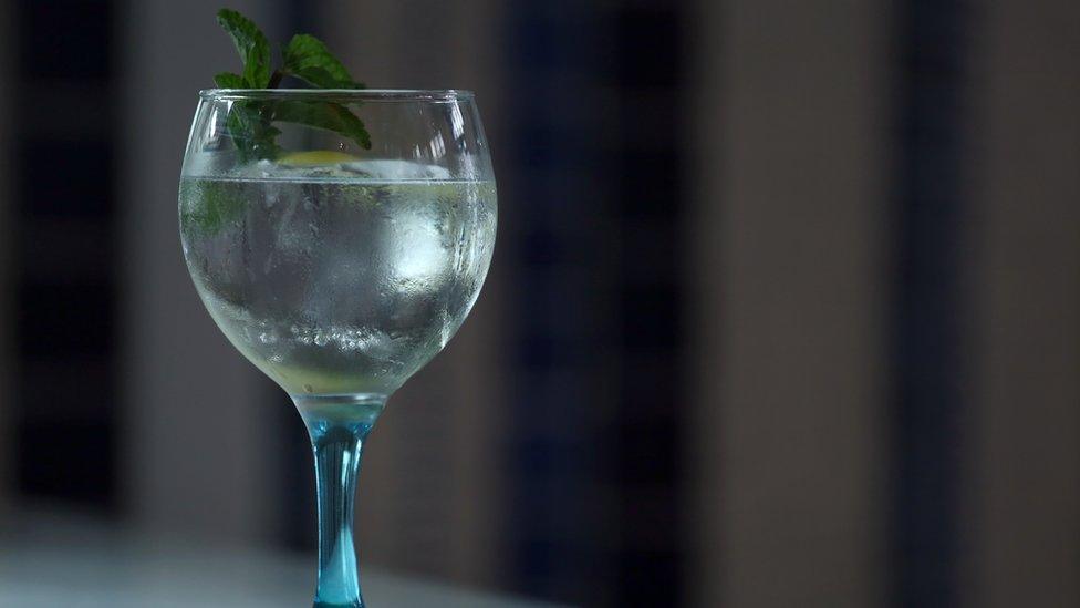 A glass of gin and tonic