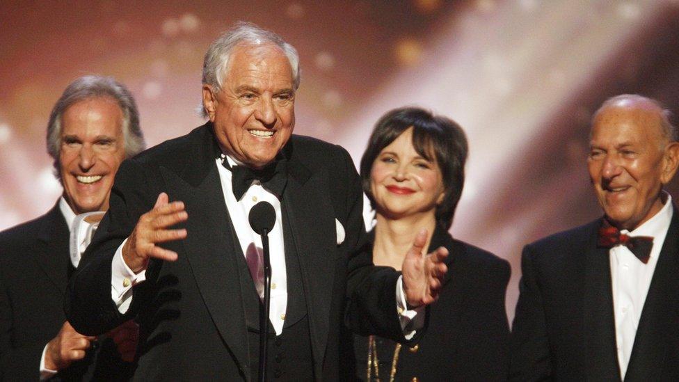 Garry Marshall (second left) receiving an award in June 2008 as Henry Winkler, Cindy Williams and Jack Klugman look on