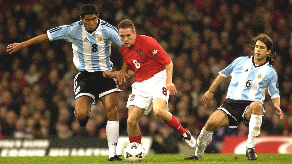 Juan Roman Riquelme a Craig Bellamy