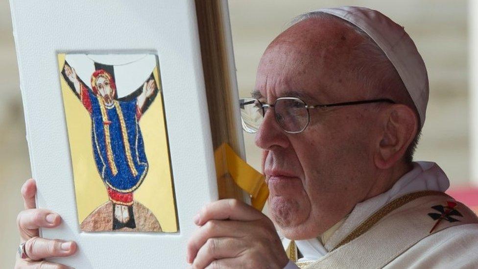 Pope Francis in St Peter's Square (03 June 2016)