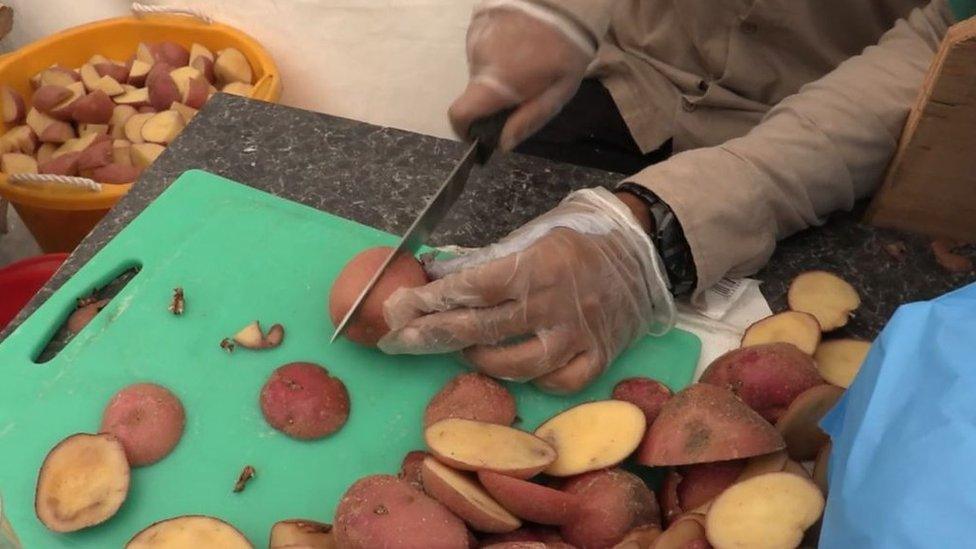 Cutting potatoes