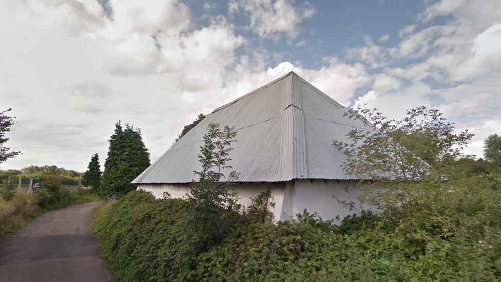 The Cob Barn in Holdenhurst