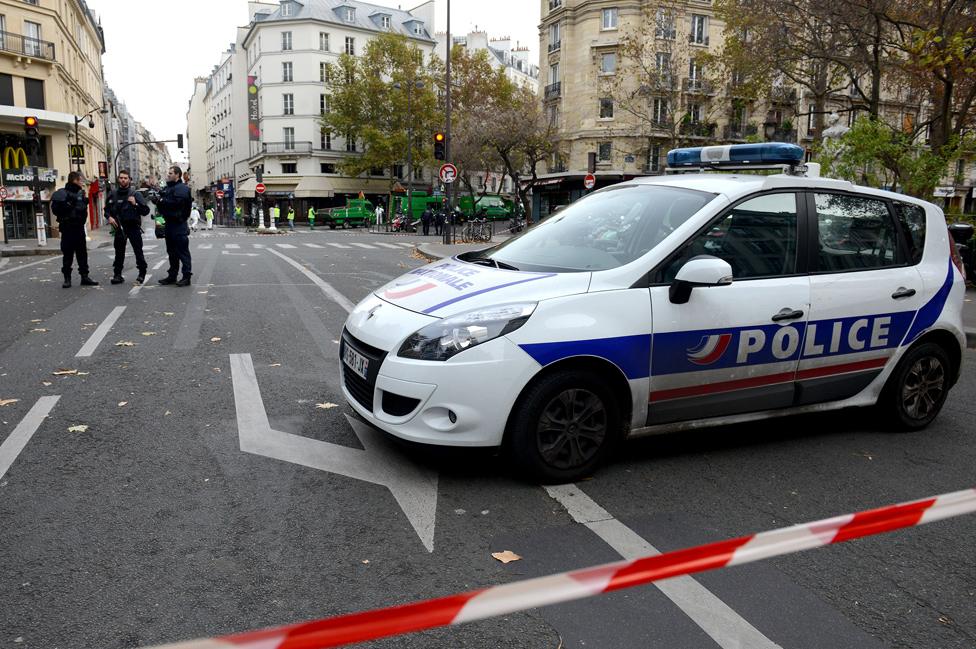 Police on duty in Paris, 14 Nov 15