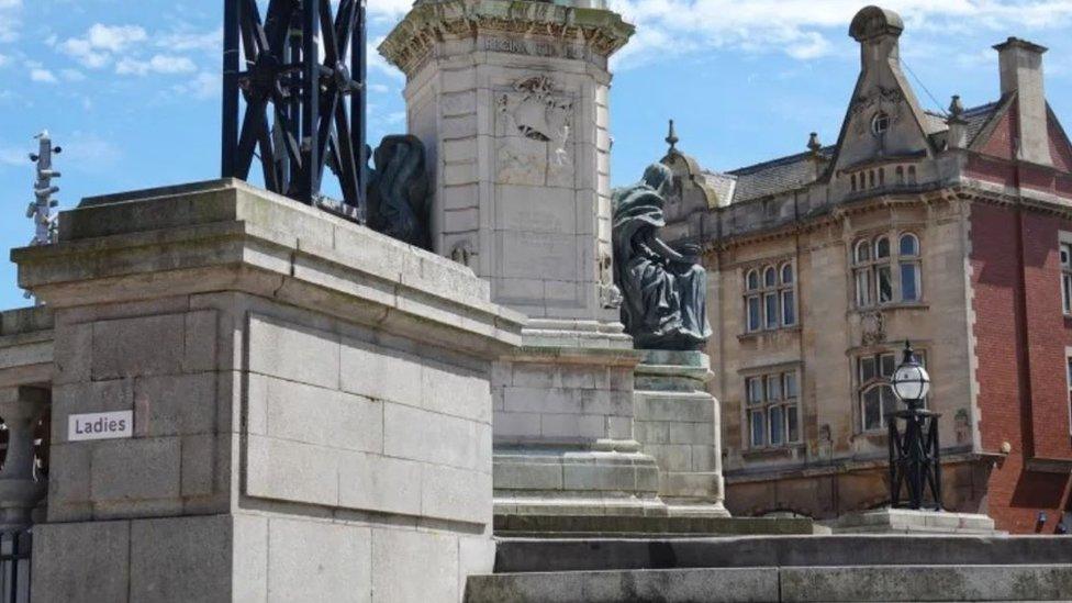 Queen Victoria Square toilets