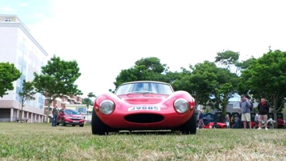 Ginetta G12 red car