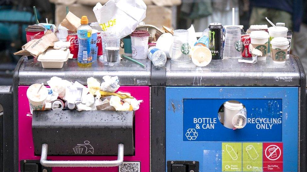 Overflowing bins in Glasgow