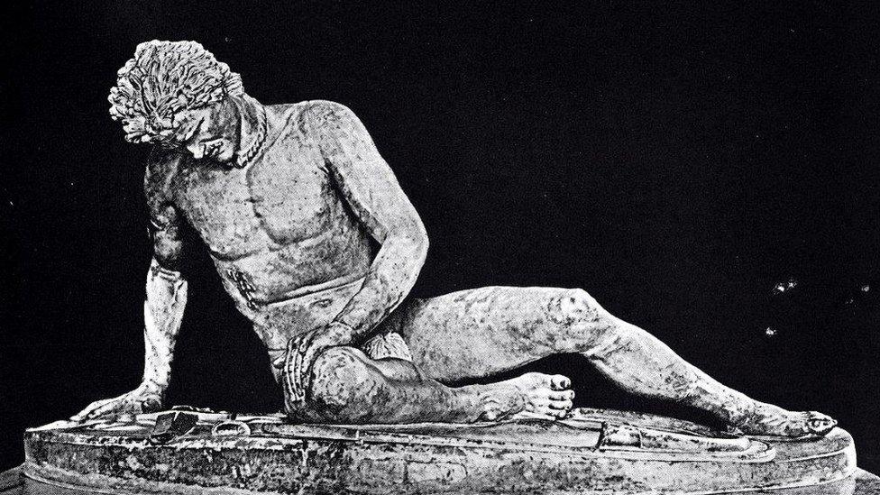 Darlun o gerflun The Dying Gaul