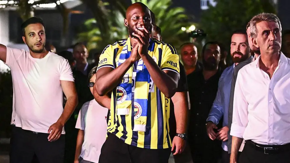 Lukaku sella su fichaje por el Fenerbahçe en un momento «emocionante».