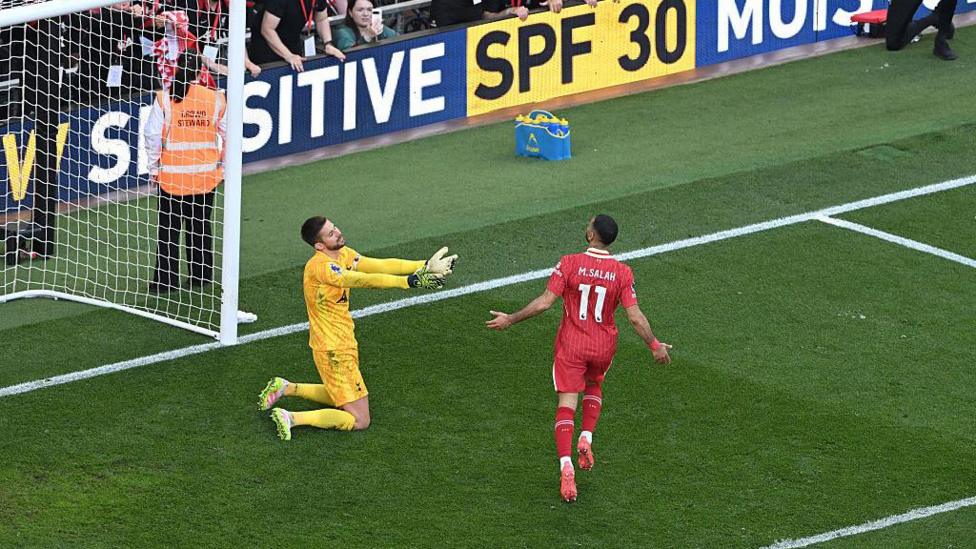 Mohamed Salah scores Liverpool's fourth goal