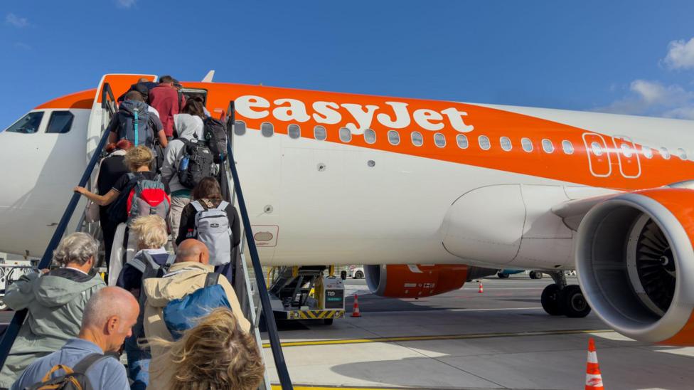 EasyJet agrees to £5.7bn takeover by US firm