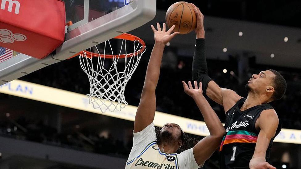 Bucks kiesése: a Spurs győzelmével véget ért a playoff-remény