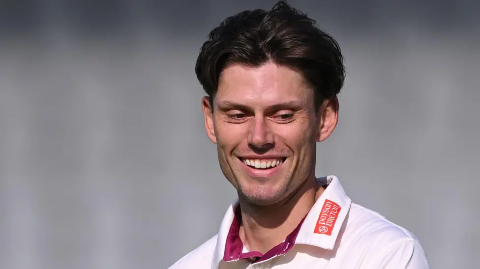 El lanzador hace historia con cinco wickets en cinco bolas