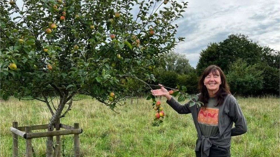 Alexis Cassin by the Gloucestershire Underleaf in Vell Mill Orchard