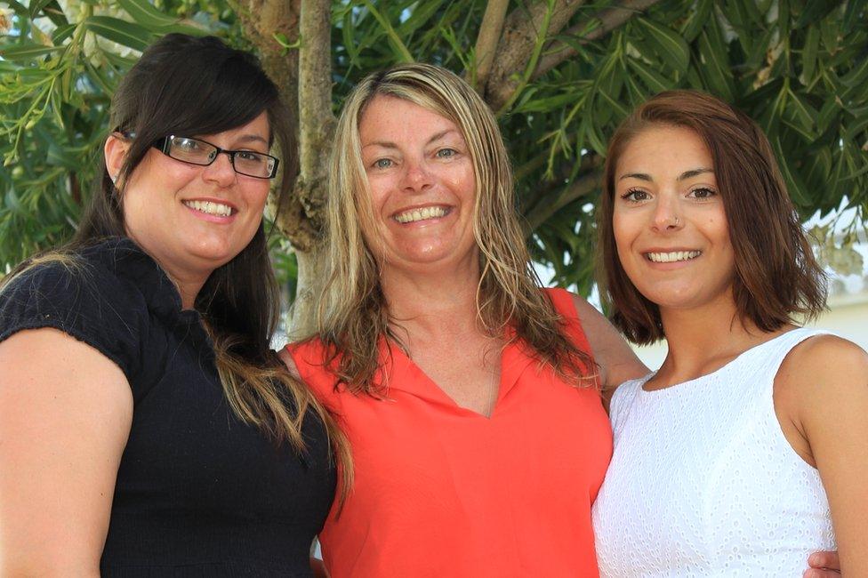 Tara Newbold with her mother and younger sister