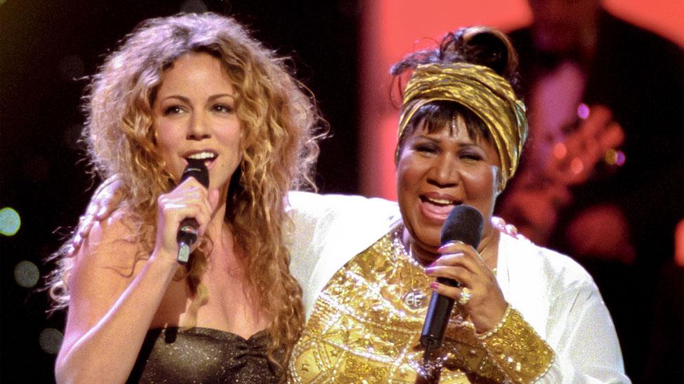 Aretha Franklin with Mariah Carey in 1998