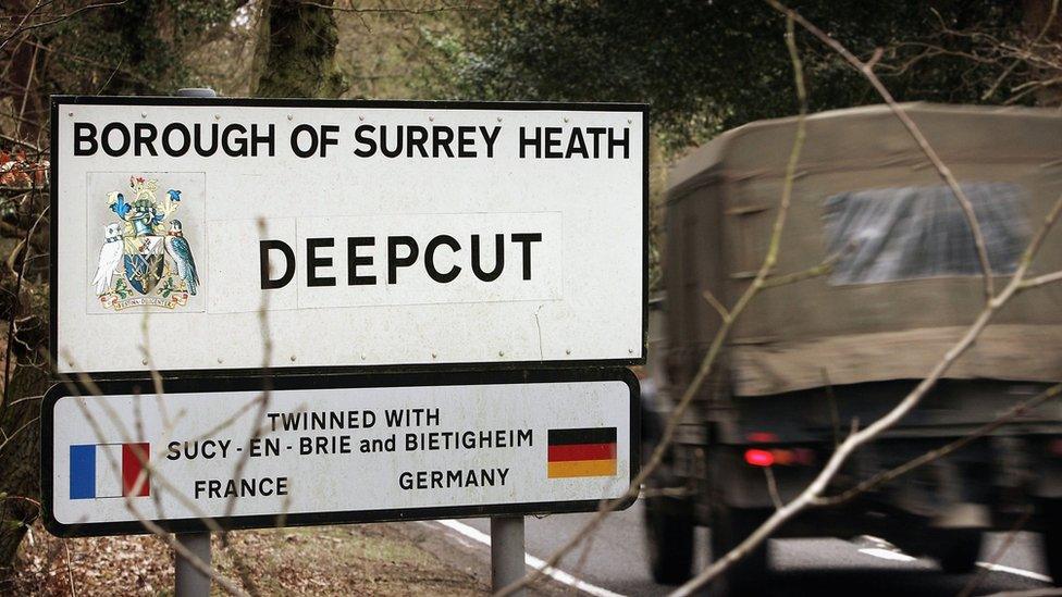 Deepcut road sign