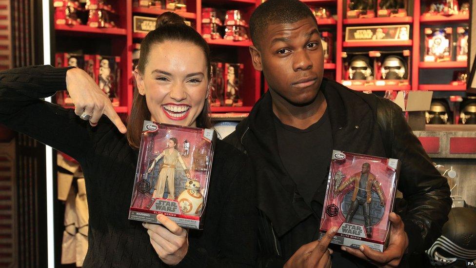 Daisy Ridley and John Boyega