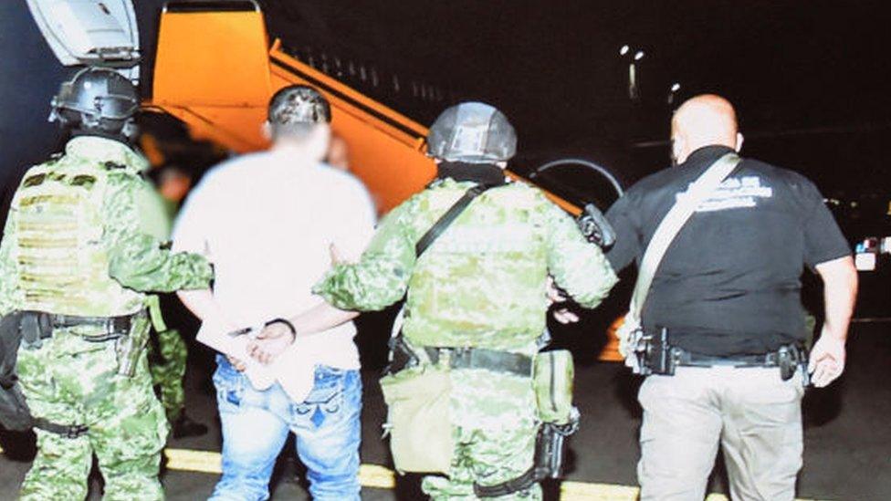 Photo of Juan Gerardo Treviño (second left) being deported to the US