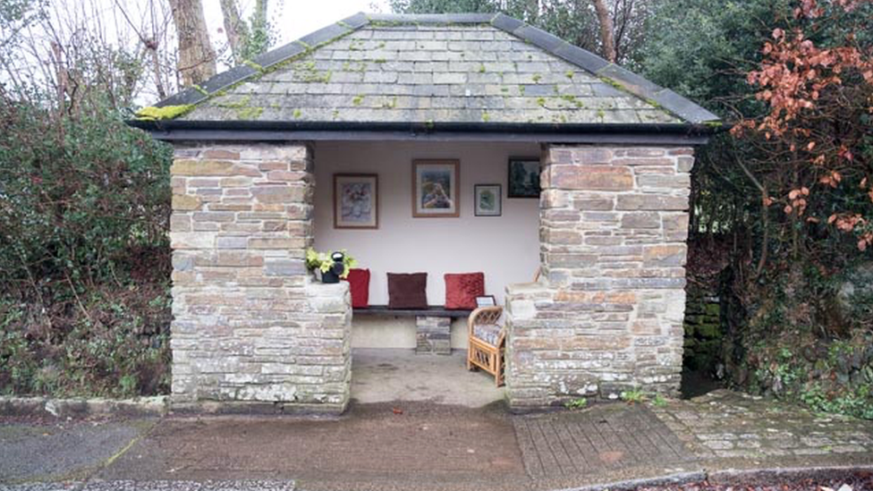 Bus shelter