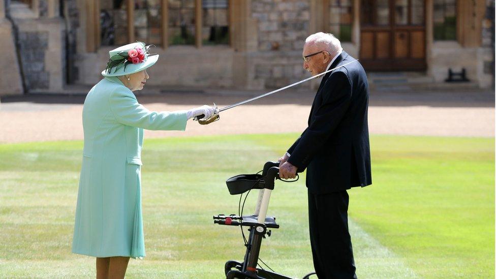 the-queen-knighting-captain-sir-tom-moore