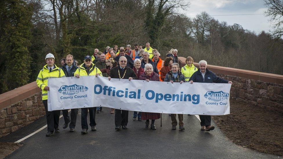 Bell Bridge opening