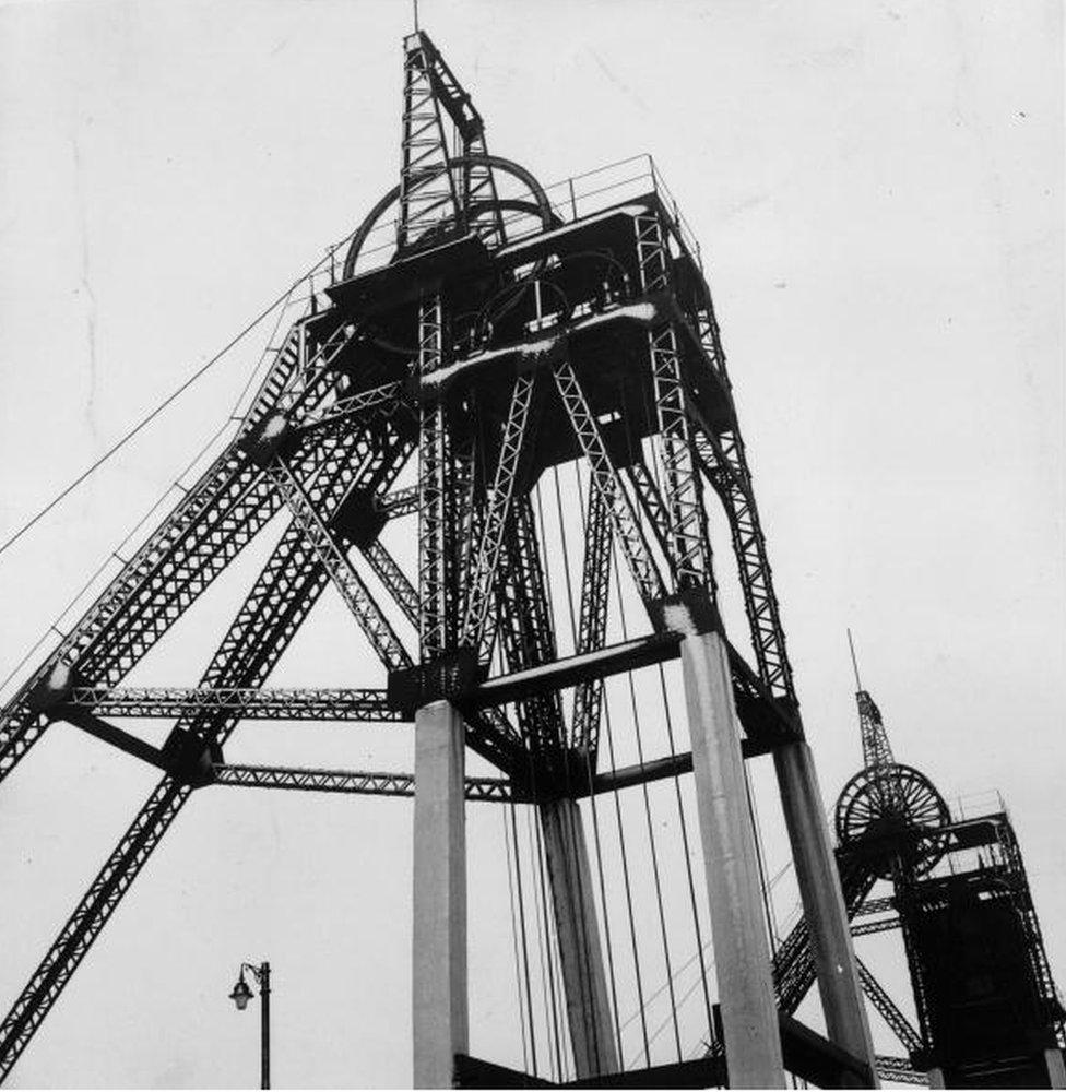 The coal mine lift at Coventry taken in 1947