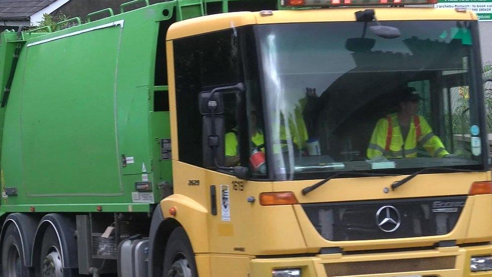 Bin lorry