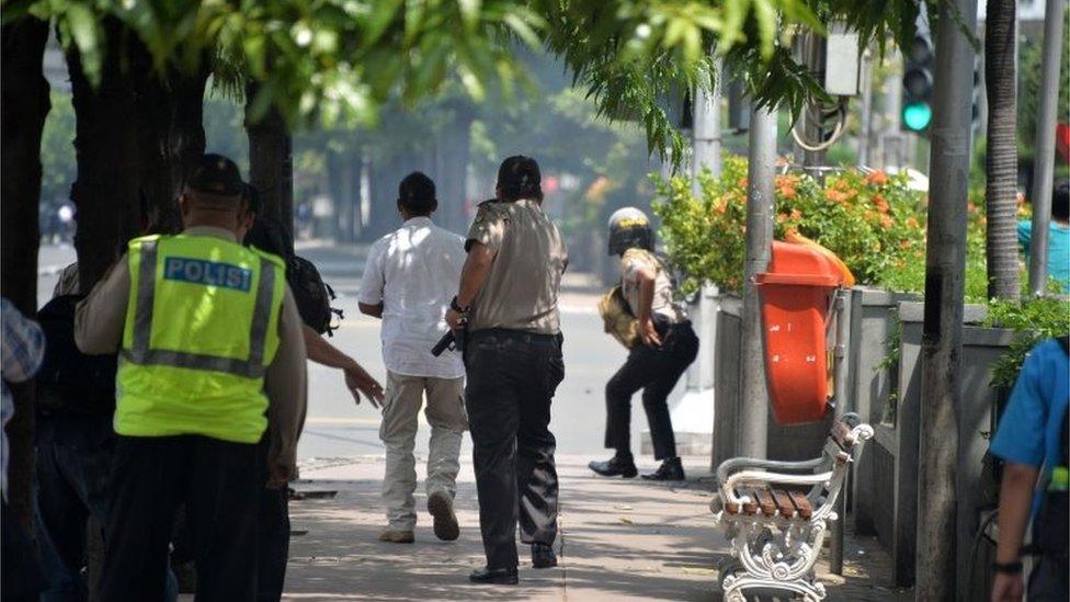 Police on the streets of Jakarta, Indonesia (14 Jan 2016)