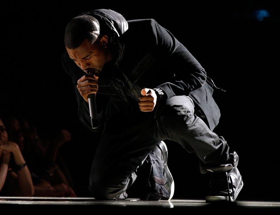 Kanye West performing at the 2008 Grammys