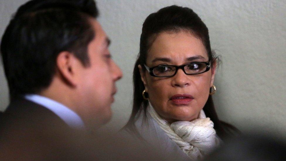 Former Guatemalan Vice President Roxana Baldetti (R) appears before court during a hearing in Villa Nueva, Guatemala, 10 March 2016.