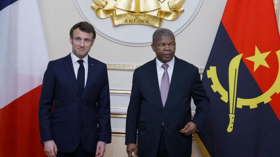 French president Emmanuel Macron (L) meets with Angola's president Joao Lourenço