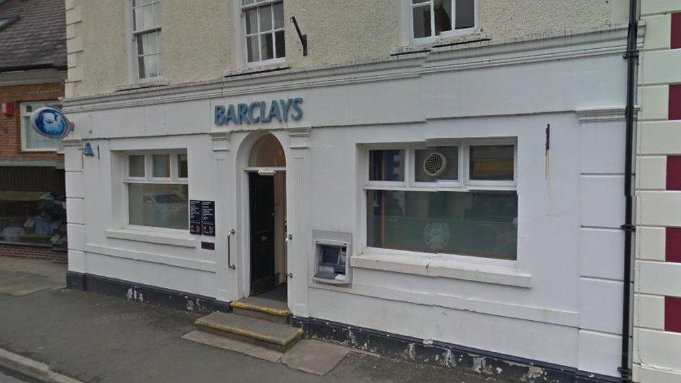 Banc Barclays, Llanymddyfri