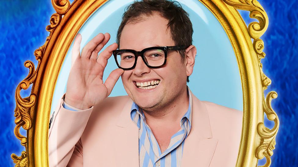 Alan Carr as magic mirror