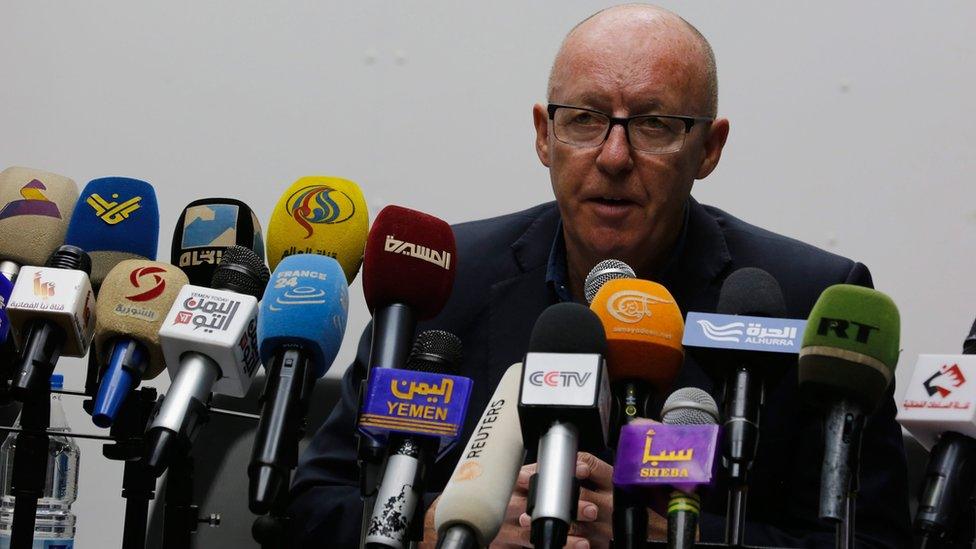 Jamie McGoldrick speaks to reporters in Sanaa (16 January 2017)