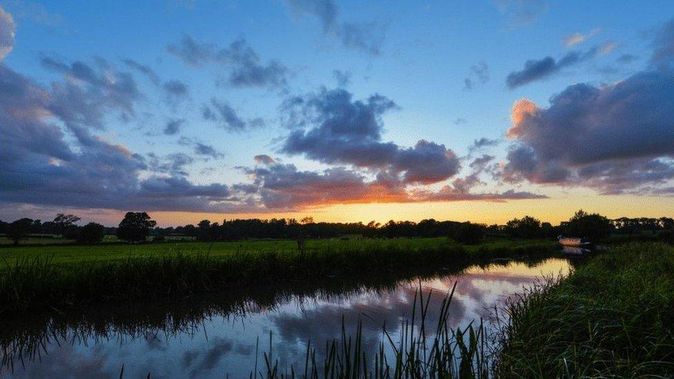 The canal at Wistow