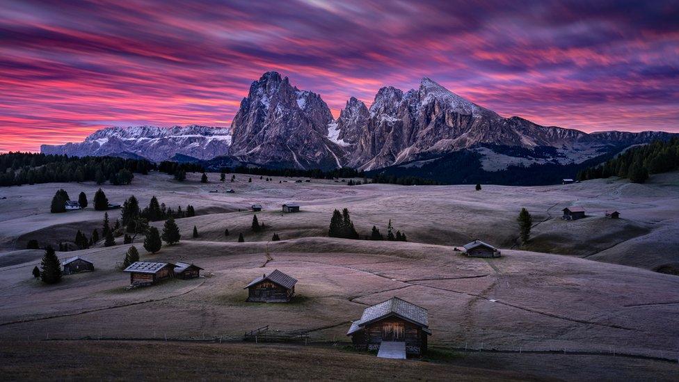 houses-and-mountains.