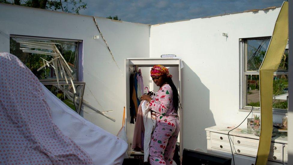 Ohio residents take stock of the tornado's devastation