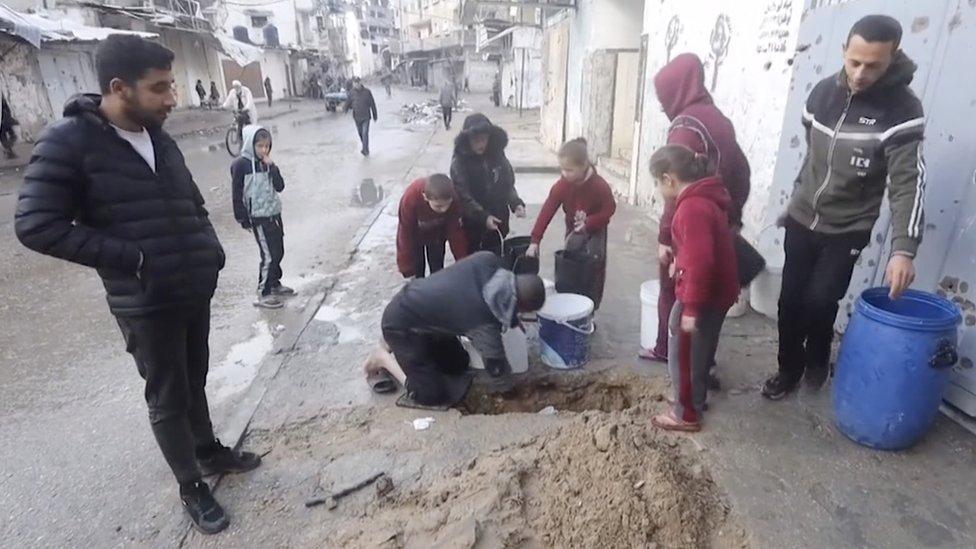 Digging for water pipes in Jabalia