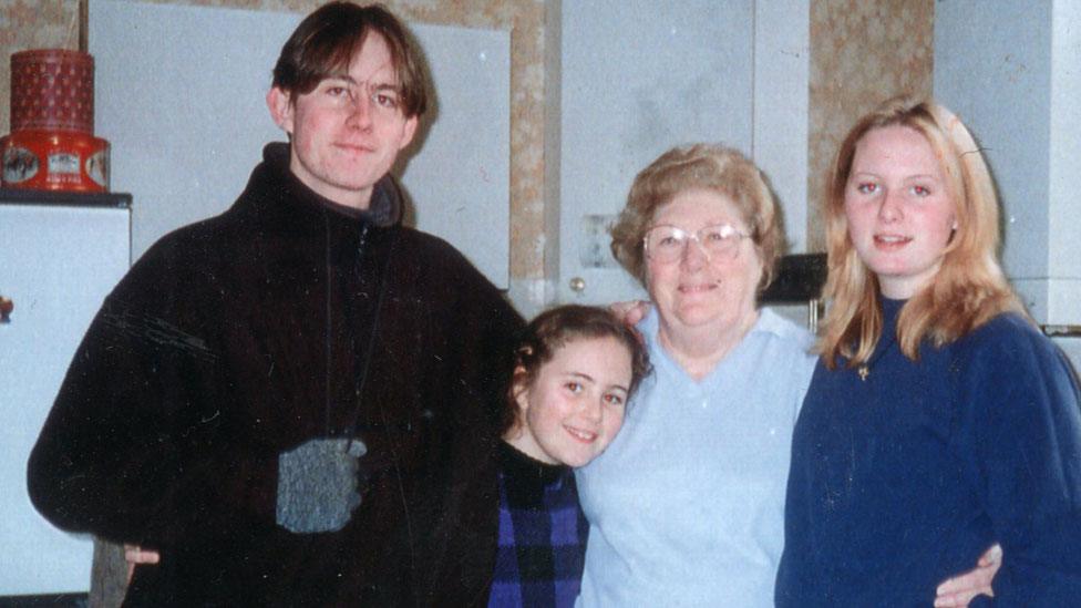 Damien Nettles (left)