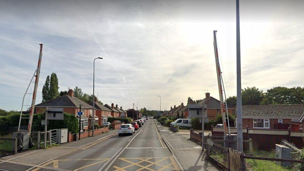 Railway crossing on Skellingthorpe Road