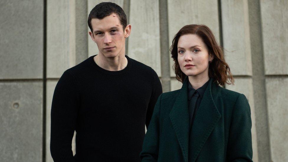 Callum Turner and Holliday Grainger