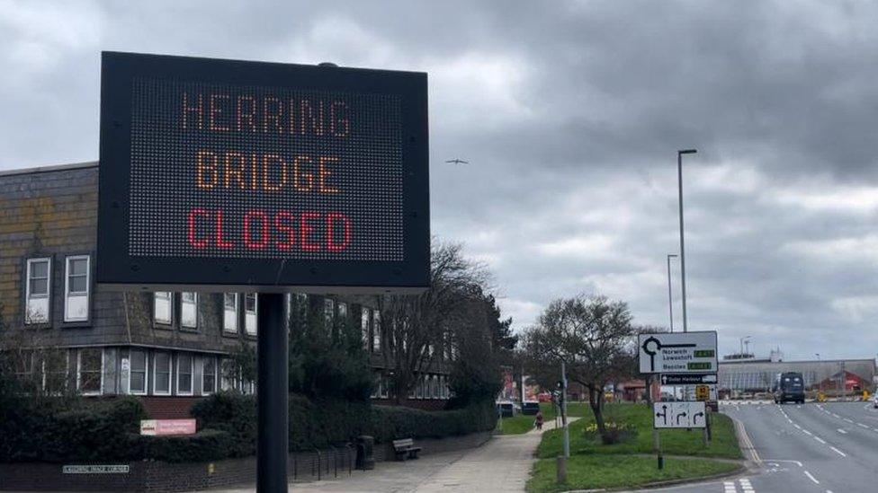 Digital display indicating Herring Bridge closed to traffic