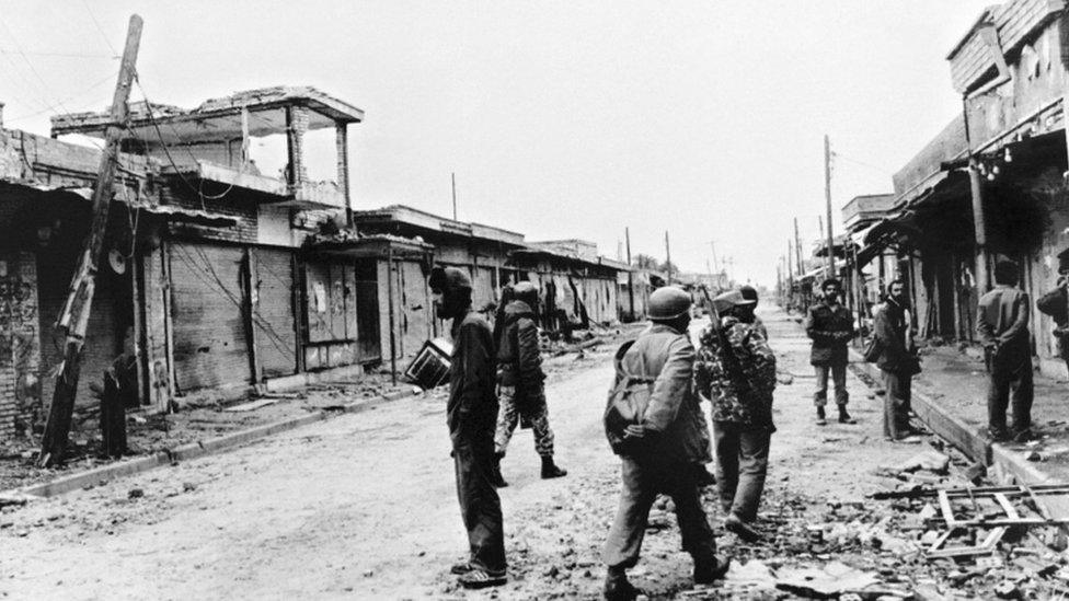 Iran-Iraq War - Iranian soldiers in Susangerd, 1980